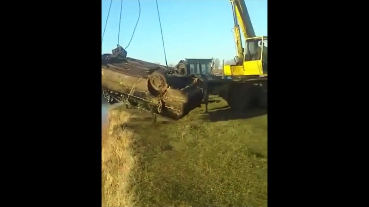 Ils ne s'attendaient pas à trouver ça dans cette voiture abandonnée dans la rivière...