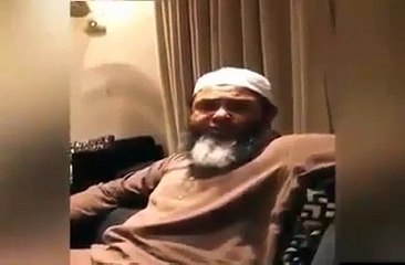 mushtaq ahmed telling that micky aurthur abuses or not to umar akmal