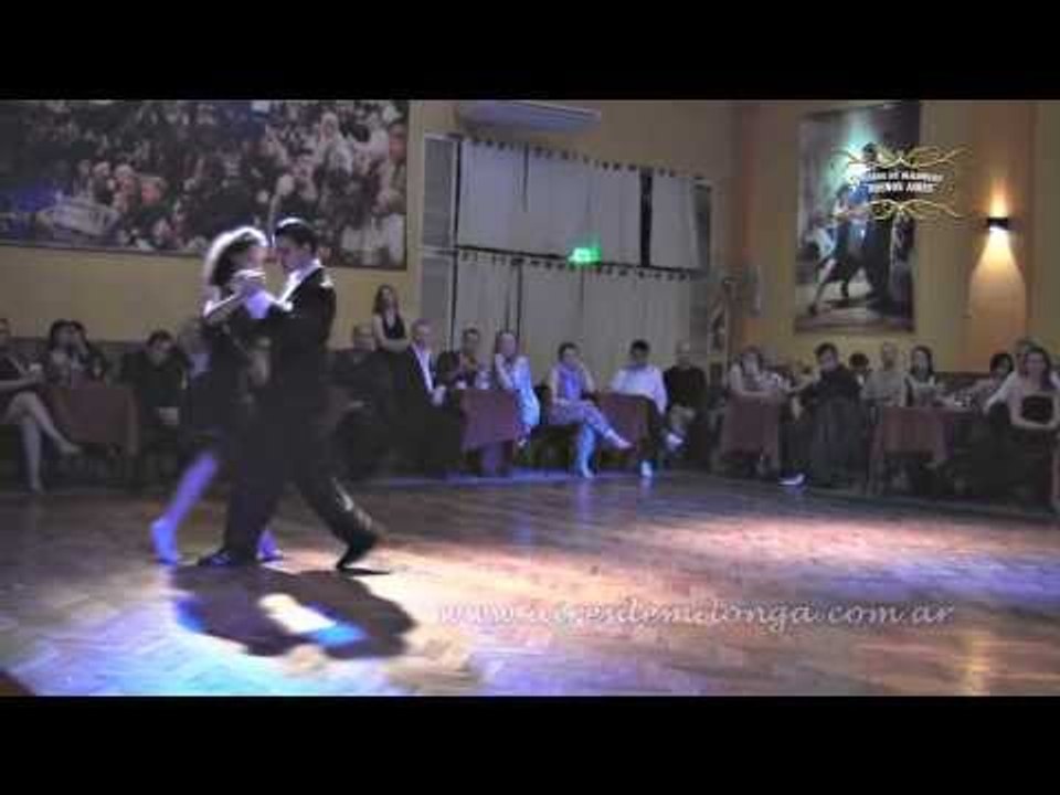 Tango exhibición Laly Victoria y Leandro Haeder en milonga Salon Caning Buenos Aires
