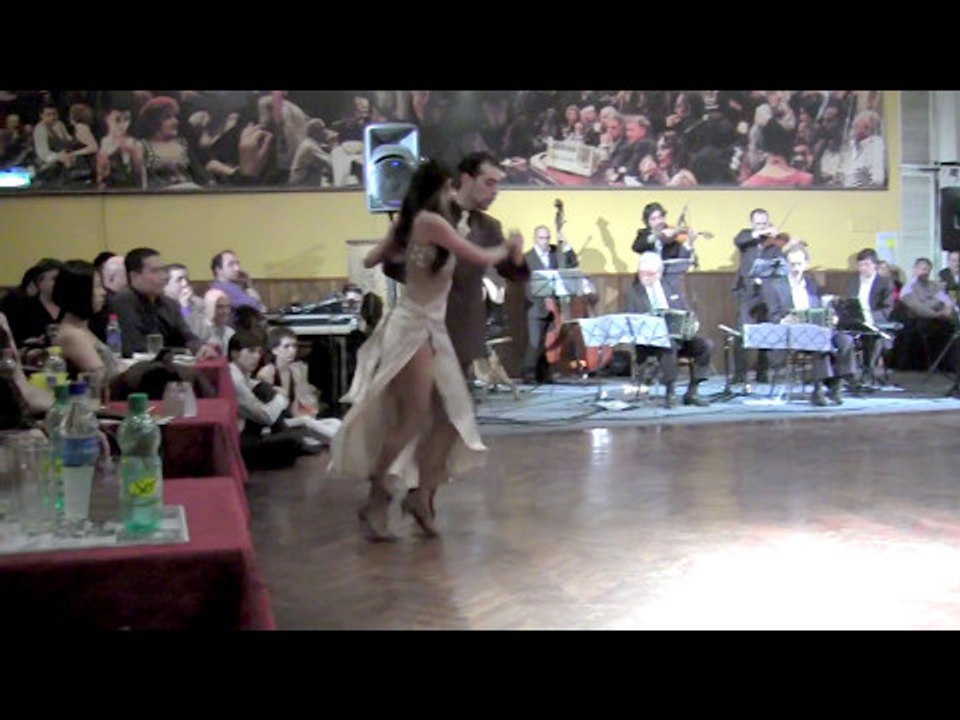 Exhibición con orquesta en VIVO  Color Tango,  Salón Canning.