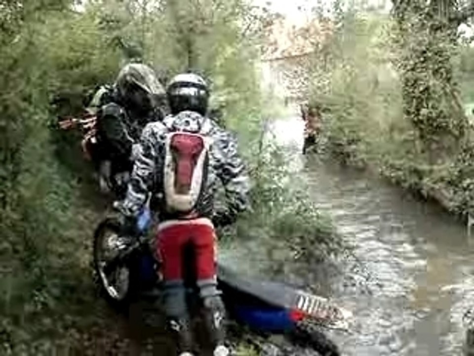 Enduro des 2 caps - traversée du cours d'eau