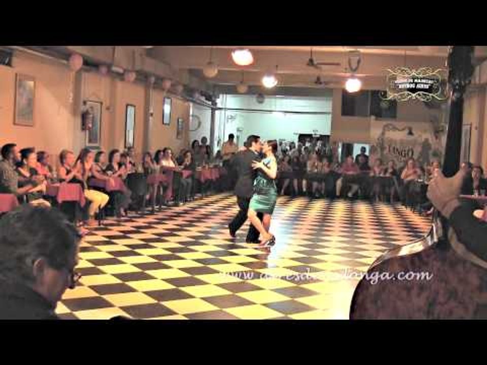 Exhibición de 2 tangos con Los Reyes del Tango Orquesta