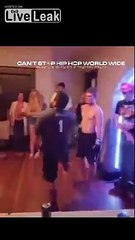 Il tombe KO dans un vrai Fight Club en plein combat amateur !