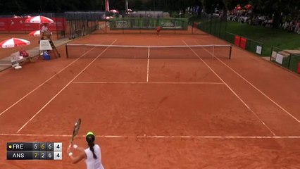 Plus de 5 min d'échange pendant un match de Tennis au tournois de Leipzig - 140 coups