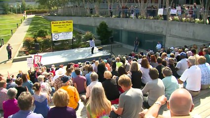 Giant Inflatable 'Trump Chicken' Makes Appearance at Seattle Rally