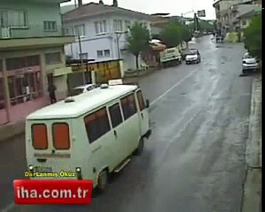 The drama of the female driver forgetting the hand brake