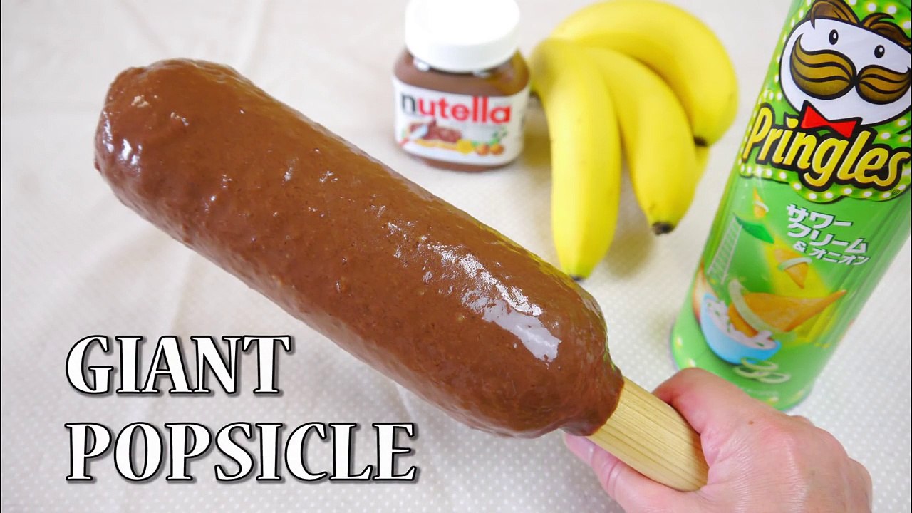 Banana Nutella 2-Ingredient Ice Cream in a Pringles Container! Giant Popsicle 材料2つでジャイアント・アイスキャンディー