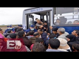 Alemania se declara incompetente para recibir la avalancha de refugiados / Titulares de la tarde