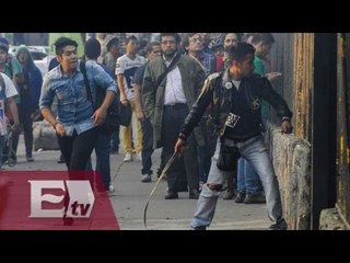Porros asaltan instalaciones del CCH Vallejo y se enfrentan con estudiantes
