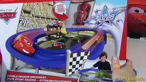 Cars 2 Double Decker Speedway Stunt Racers Race Track - Juguete Superpista de Carreras Acr