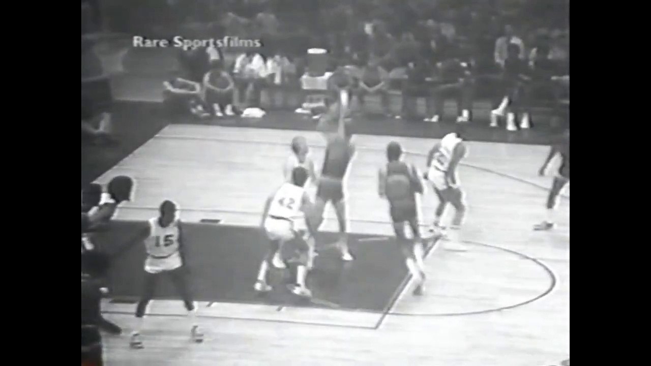 Archie Clark (15pts) vs. ABA All Stars (1972)