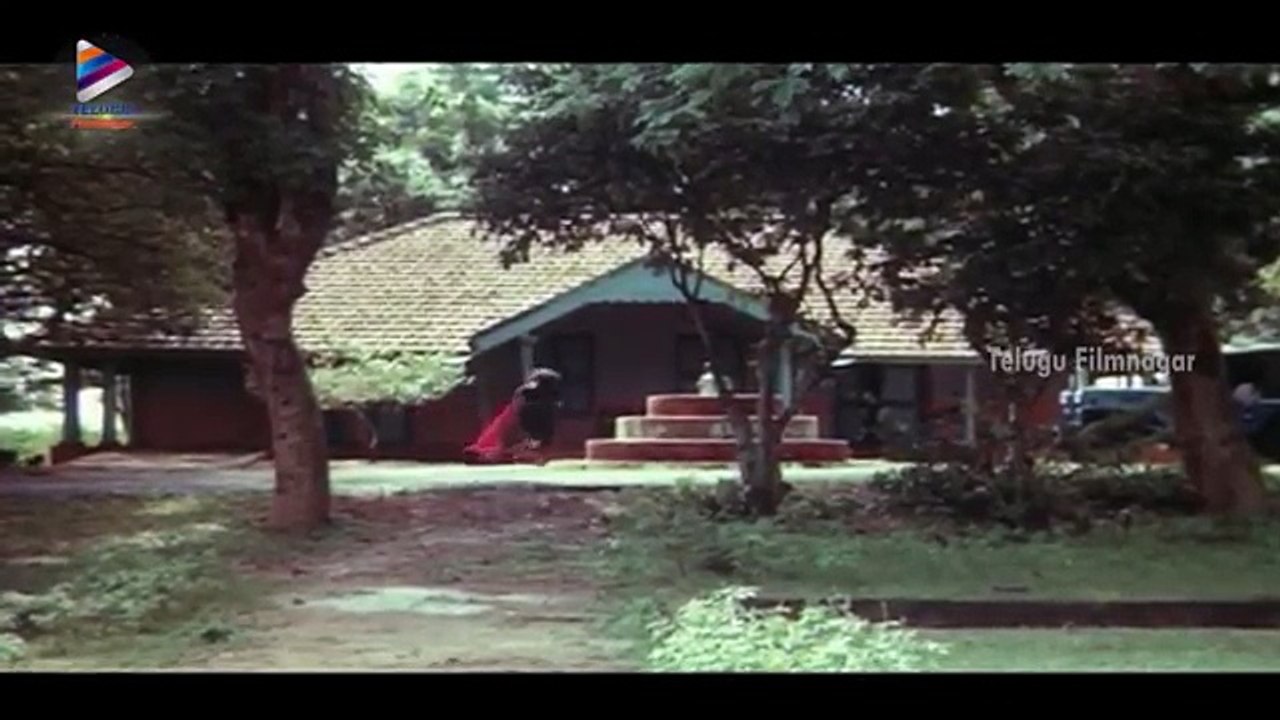 Silk Smitha Insisted by Villain | Sindhura Thilakam Movie Scenes | Ashok Kumar | Telugu Filmnagar