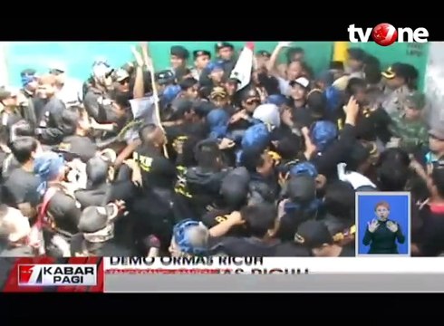 Demo Ormas Protes PHK Oleh Perusahaan Berlangsung Ricuh