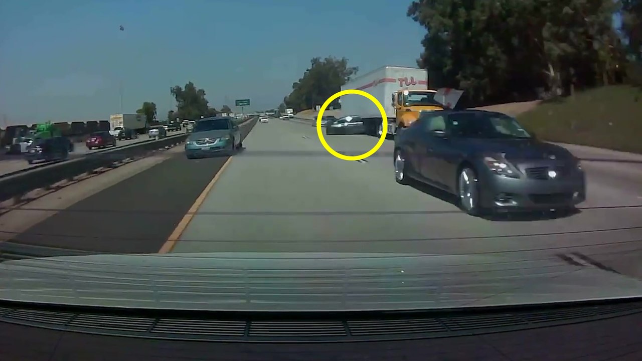 Un voleur de voiture provoque un accident