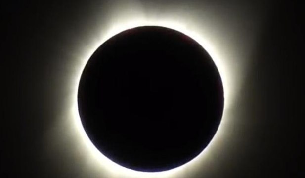 Tam Güneş tutulması gerçekleşti