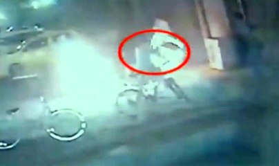 Alevler İçinde Kaldı