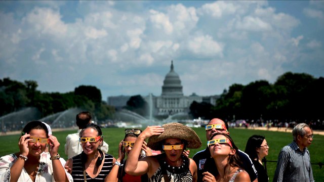 Les Américains comme hypnotisés par la Grande éclipse