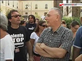 TG 17.08.12 Ilva, manifestanti in piazza: "Non siamo inClini a morire di cancro"