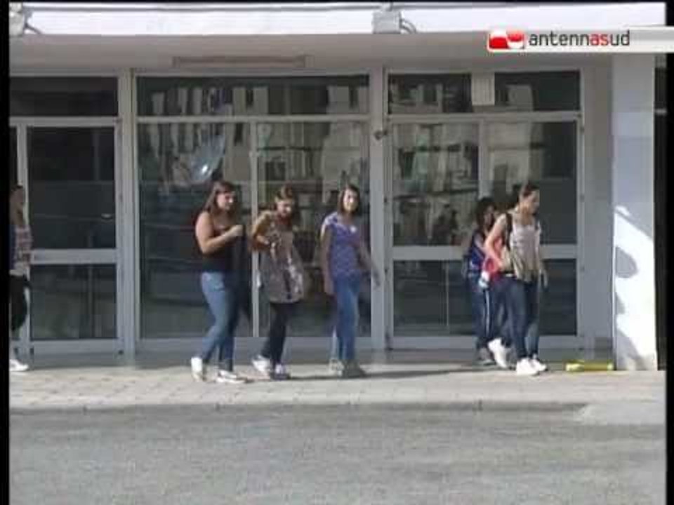 TG 12.09.12 Brindisi, le ragazze al Morvillo Falcone ricordando Melissa