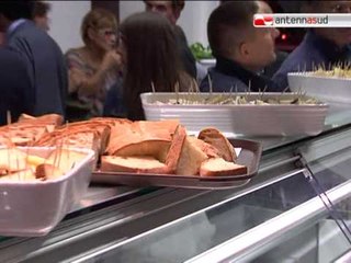 TG 19.09.12 Napoleat, il fast food napoletano conquista i baresi