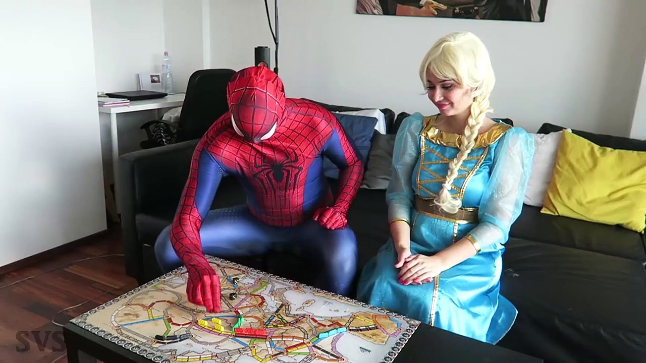 Double Pregnant FROZEN ELSA vs DOCTOR! w/ Spiderman vs Joker Maleficent Hulk Baby Superher