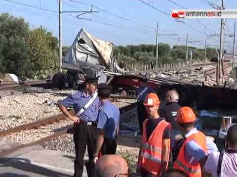 TG 24.09.12 Incidente ferroviario a Cisternino: un morto e una quindicina di feriti