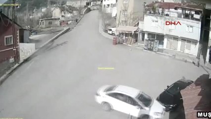 Diyarbakır Kuralsızlık ve Dikkatsizliğin Neden Olduğu Kazalar Mobese Kameralarına Böyle Yansıdı