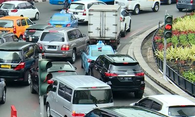 Pro Kontra Pelarangan Sepeda Motor di Jalan Protokol