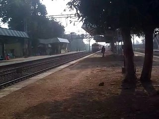 6323 Down Trivandrum -Shalimar Express with AJJ WAM-4.3gp