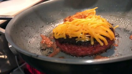 Why is this VEGGIE BURGER bleeding? (HANNAH MAKES DINNER!)