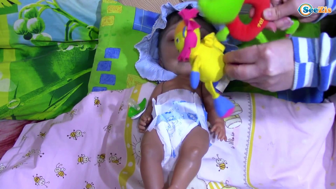 Bad Baby ИГРАЕМ В ДОКТОРА Делаем Укол Лечим Вет...