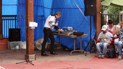 Colin Paul sings 'Wonderful World' Days Inn Pool Party 2017