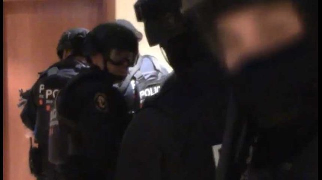 Ripoll : les images de l'assaut des appartements des terroristes de Barcelone et Cambrils