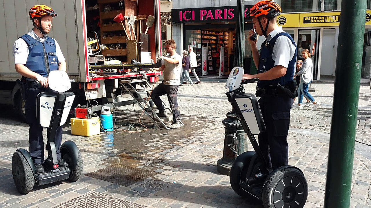 Bruxelles: les policiers en segway signalent les problèmes