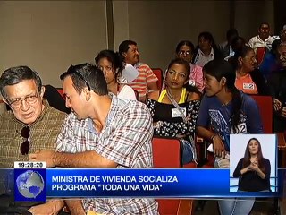 Ministra de Vivienda socializa programa "Toda una Vida"