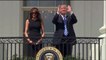 Donald Trump regarde l’éclipse solaire sans lunette... Débile jusqu'au bout