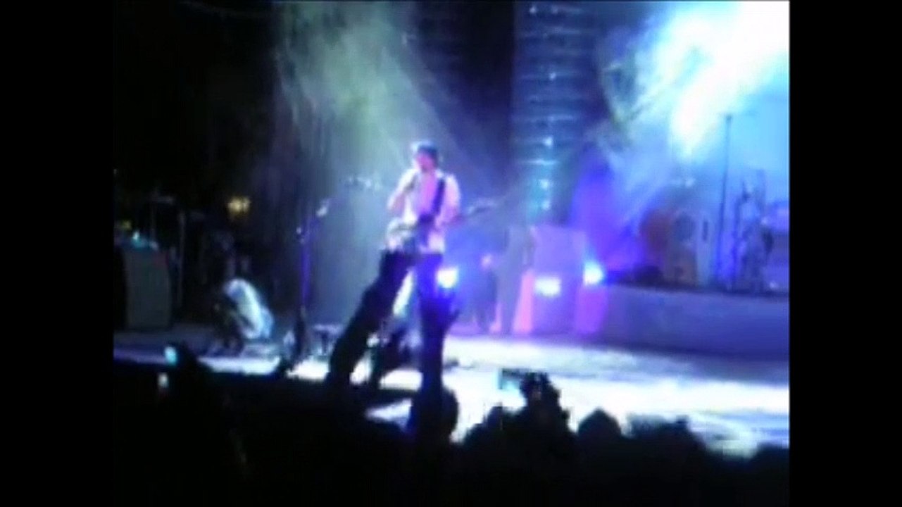 Muse - Invincible, Singapore Fort Canning Park, 01/16/2007