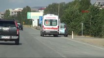 Sivas Takla Atan Otomobil Karşı Yönden Gelen Araca Çarptı: 3 Yaralı