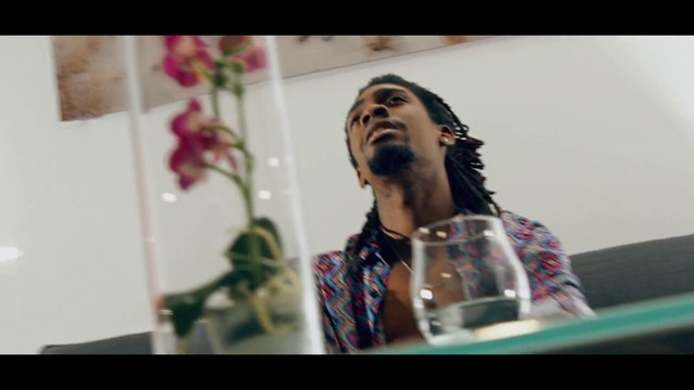 Stelair feat Mike Alabi - Laisse moi piloter (Clip Officiel)