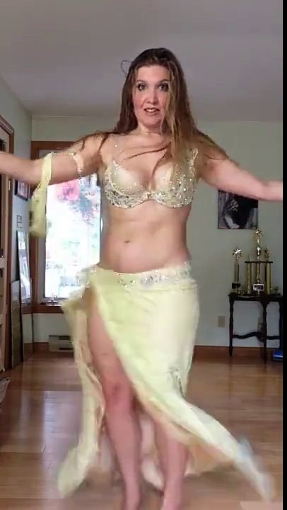 Hot Dance Of A Beautiful Sexy Lady prank figure dance