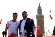 Antalyaspor'dan Nasri'ye Özel İmza Töreni