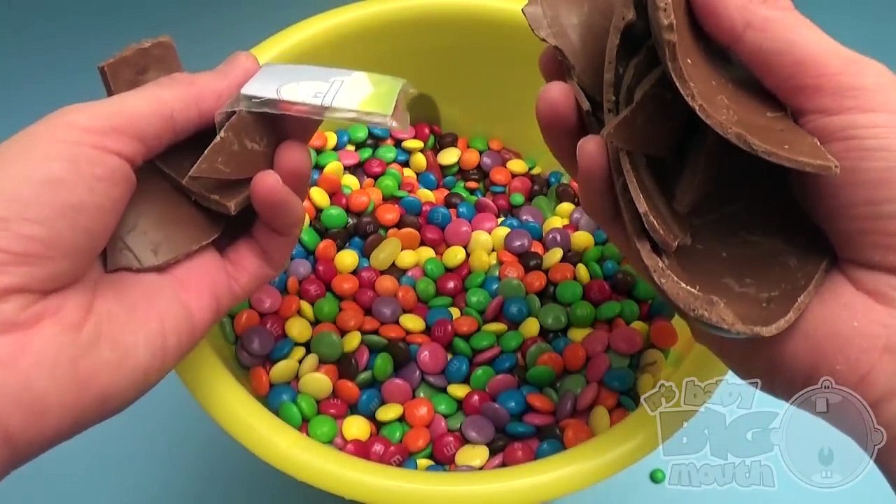 Bébé gros Bonbons des œufs géant caché énorme dans géant bouche semaine Surprise 1 seau! .mp4