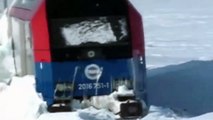 Génial puissant Entrainer charrue par le biais neige chemin de fer des pistes