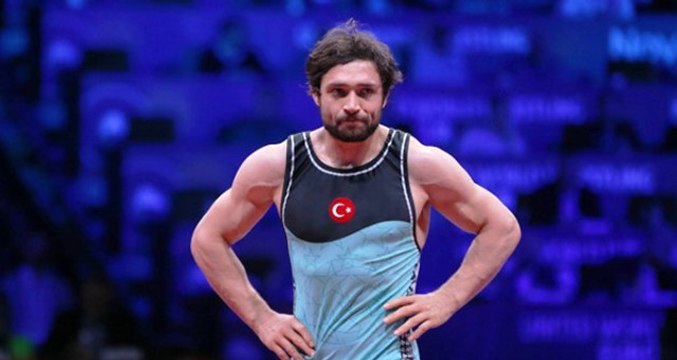 Dünya Güreş Şampiyonası'nda Atakan Yüksel, Bronz Madalya Kazandı