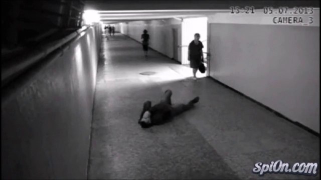 Boxeur VS Voleurs - il met KO deux hommes 2 deux coups