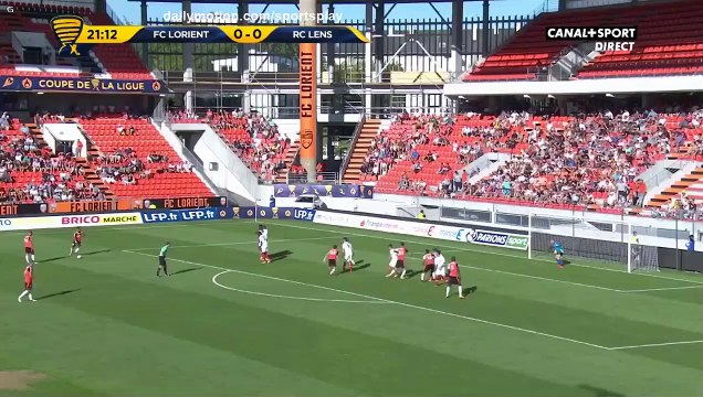 La superbe reprise de volée d'un Lorientais en pleine lucarne