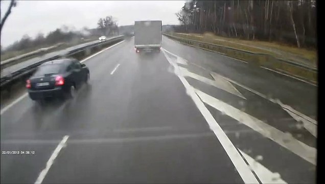 Il détruit sa McLaren 650s en roulant comme un amateur par temps de pluie !