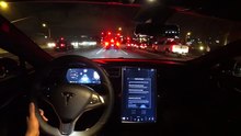 Le pilotage automatique de nuit sur la Tesla  Il y a encore du boulot !