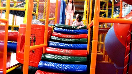 Indoor Playground Family Fun Play Area for kids Giant inflatable Slides Children Play Cent