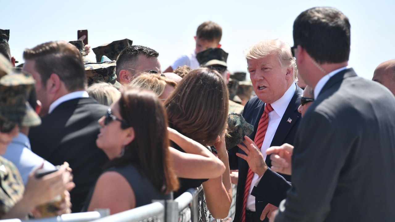 Trump meets Marines in Arizona